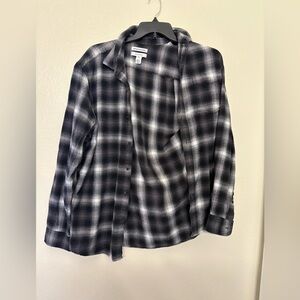 Plaid men’s flannel size large